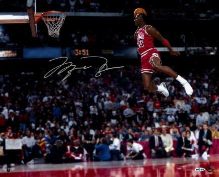 Solve Michael Jordan - 1988 Dunk Contest - Large jigsaw puzzle online ...