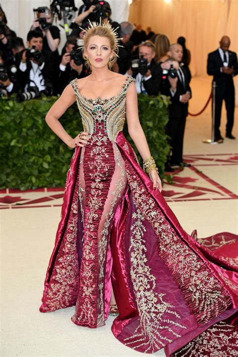 Blake Lively in Versace 2018 | Met gala dresses, Iconic dresses, Met ...