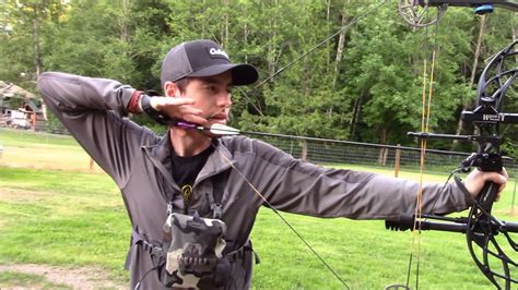 How to Shoot a Compound Bow (HD Short) - YouTube