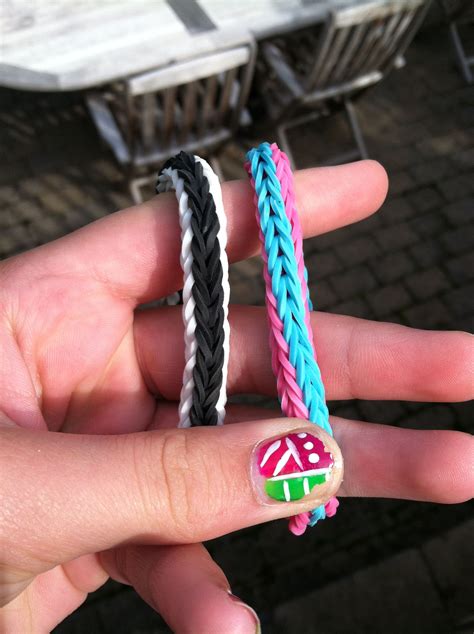 A Double Fishtail Rubber Band bracelet that can be reversed with different colors on the outside ...