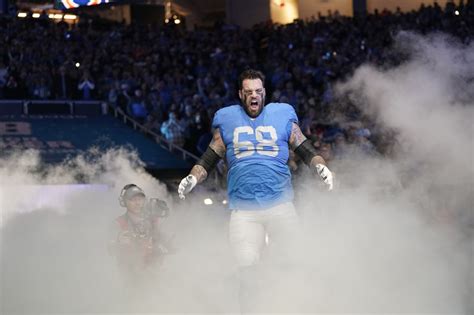 Taylor Decker misses Lions practice with groin injury - mlive.com