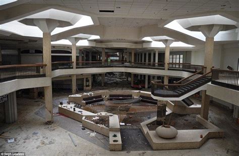 Abandoned Malls In America, 20 Images Of Economic Collapse In Action