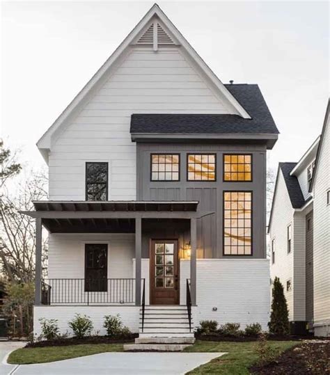 40 Modern Farmhouse Exterior Design Inspirations in 2024