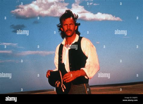 Kevin costner dances with wolves hi-res stock photography and images ...