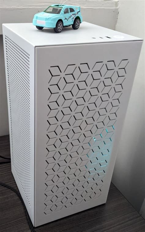 H1 in white! : NZXT