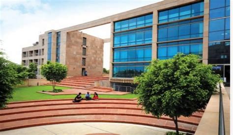 SCCF Scholarships for Indian and International Students at TERI University in India ...