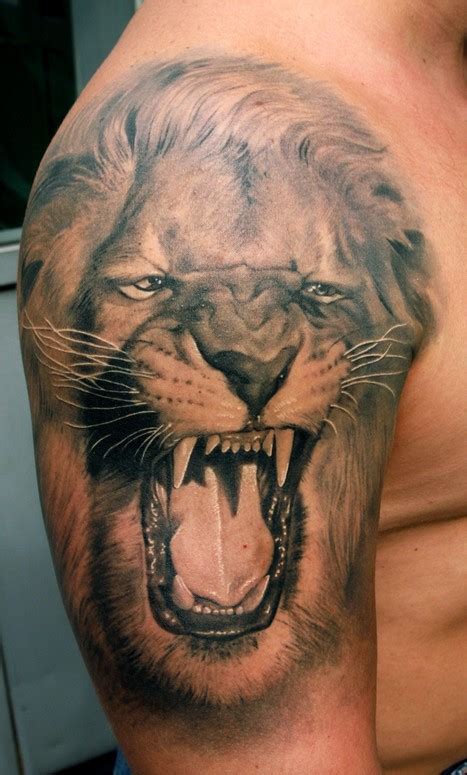 Angry lion by Oleg Turyanskiy: TattooNOW