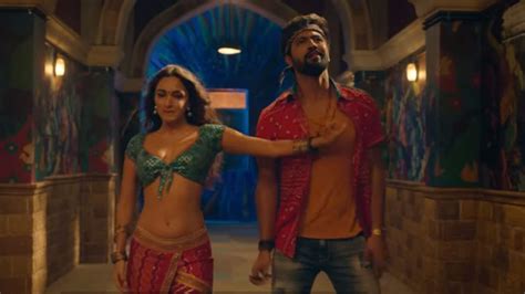 Govinda Naam Mera song Bijli: Vicky Kaushal dances his heart out; Kiara ...