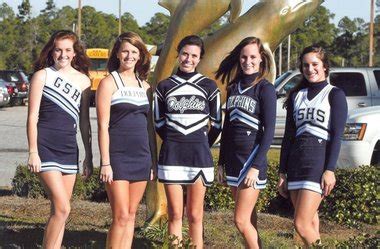 All dressed up: Local prep cheerleading squads keep uniforms in good taste | AL.com