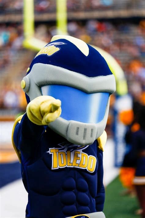 The Toledo rockets mascot old vs new : r/distractible