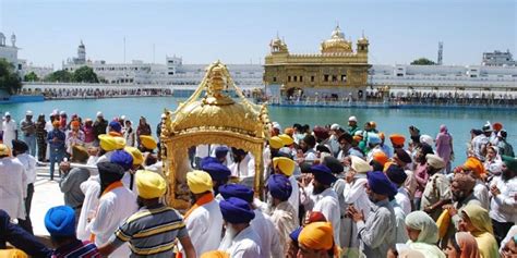 Nagar Kirtan | Discover Sikhism