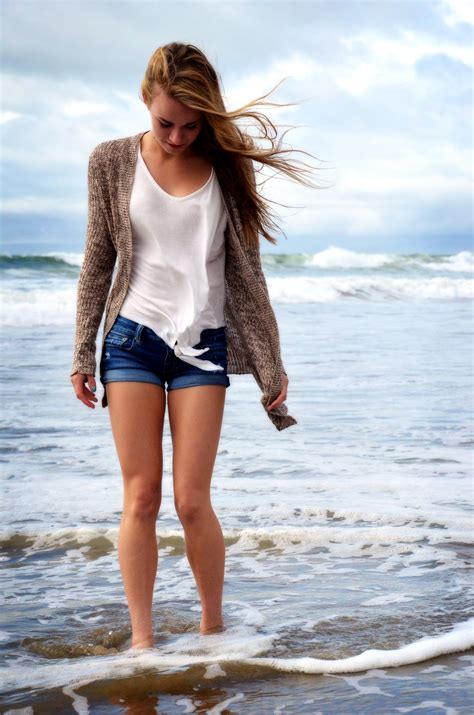 Pin on My Pictures | Senior picture outfits, Beach photoshoot, Senior ...