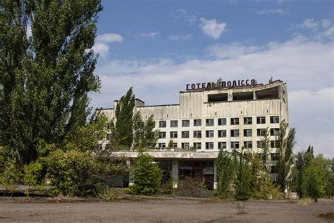 Abandoned city of Pripyat – Stock Editorial Photo © vladlemm #99055238