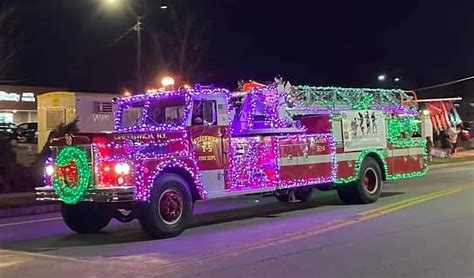 ANTIQUE LADDER TRUCK PARTICIPATES IN HOLIDAY PARADE DEDICATED FOR FIRST RESPONDER MENTAL HEALTH ...