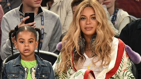 Beyoncé and daughter Blue Ivy's Lion King-inspired costumes have to be ...