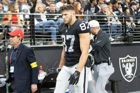 Raiders' Foster Moreau stepping away from football after Hodgkin's lymphoma diagnosis