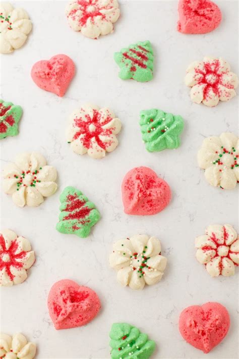 Christmas Cookie Press Cookies - Mom Loves Baking