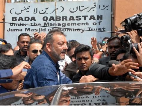 Sanjay Dutt released from Yerwada Jail | Photo Gallery - Business Standard