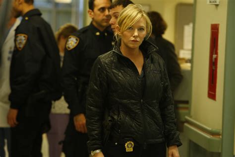 Kelli Giddish Behind the Scenes of Law and Order: SVU - Season 15 ...