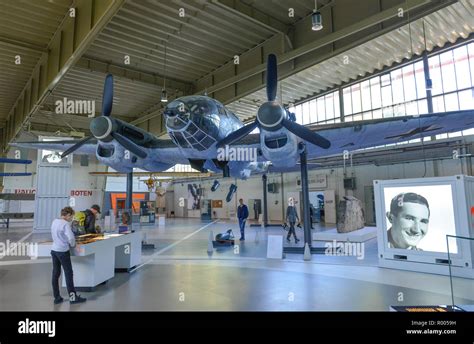 Heinkel He 111, Ausstellung, Hangar 3, Militär-historische Museum, Flugplatz, Gatow, Berlin ...