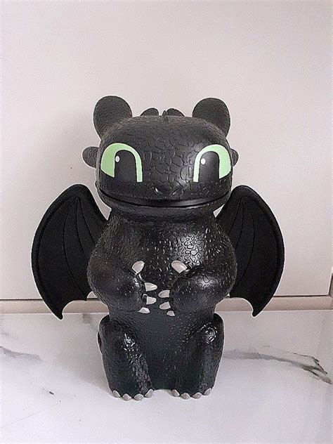 HOW TO TRAIN YOUR DRAGON (MERCHANDISE), Hobbies & Toys, Toys & Games on Carousell