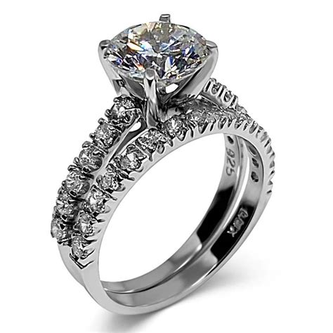 Fake Diamond Rings that look REAL from Luxuria Diamonds