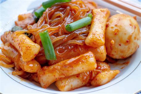 Tteokbokki (Spicy Korean Rice Cakes) – Bun Bo Bae | Recipe | Korean rice cake, Korean rice ...