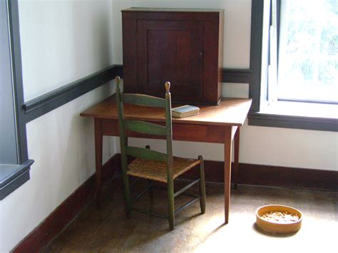 File:Shaker student desk.JPG - Wikimedia Commons