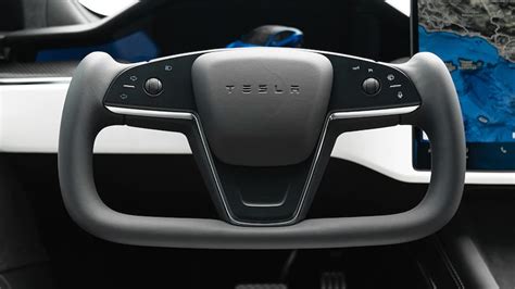 The 2022 Tesla Model S Plaid’s Steering Yoke: Pros and Cons Review