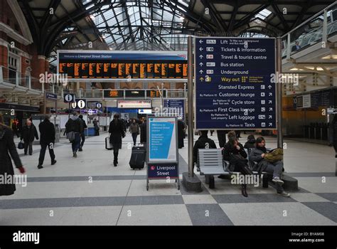 Liverpool street station Stock Photo - Alamy