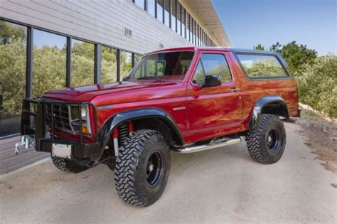 1985 Ford Bronco Custom 4X4 XLT for sale: photos, technical specifications, description