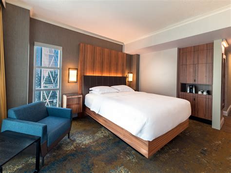 Downtown Calgary Hotel Rooms & Suites | Hyatt Regency Calgary