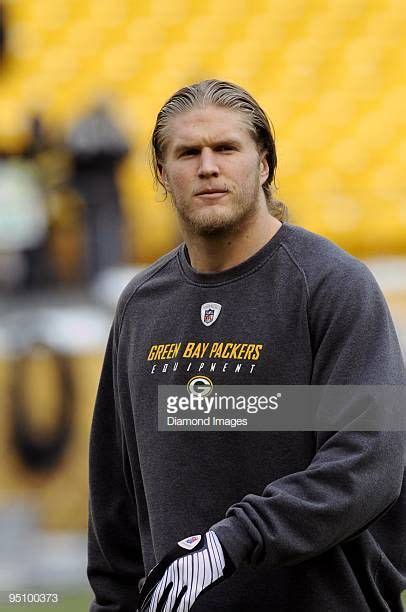 Linebacker Clay Matthews Jr #52 of the Green Bay Packers warms up prior to a game on December 20 ...