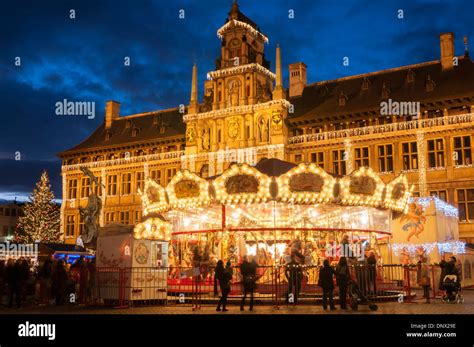 Christmas Market and Stadhuis City Hall, Grote Markt, Antwerp Belgium Stock Photo: 65111466 - Alamy