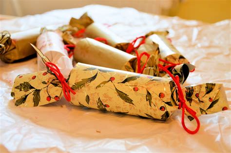 No Wooden Spoons: Christmas Crackers DIY