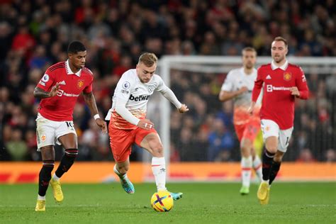 Wan-bissaka and Fernandes start: Manchester United vs West Ham United ...