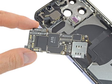 iFixit iPhone 13 Pro teardown part 2 - Geeky Gadgets