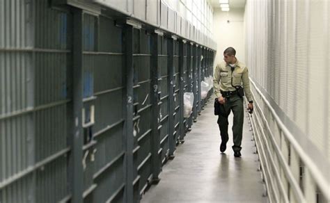 1,700 jail inmates in L.A. County released over coronavirus concerns, sheriff says | KTLA