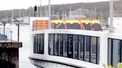 Cowes Floating Bridge: Software issue puts chain ferry out of action ...