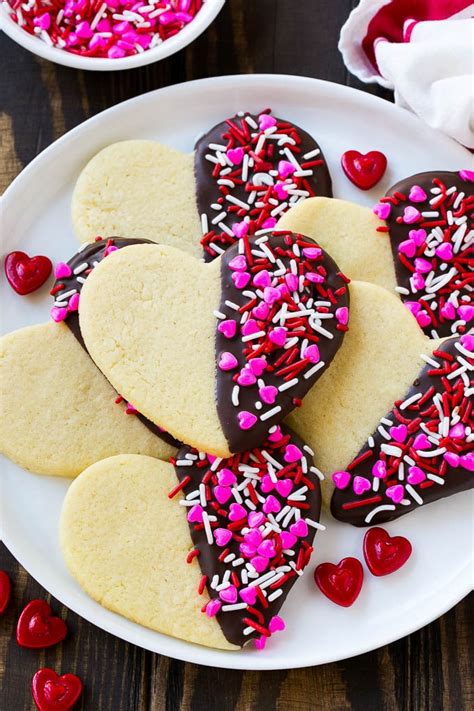 5 easy ideas for decorating heart cookies for Valentine's Day with the kids