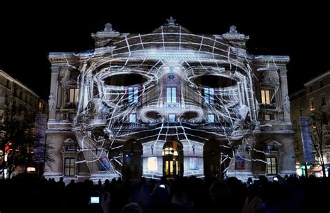 Top Projection Mapping Solutions To Capture Audiences With 3D Displays