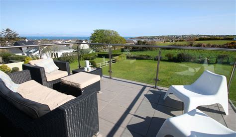 Mor Glas - 4 bed quality Abersoch cottage holiday home with sea view