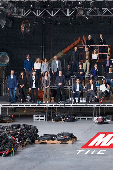 79 Marvel Cinematic Universe Stars Unite for One Epic Class Photo | E! News