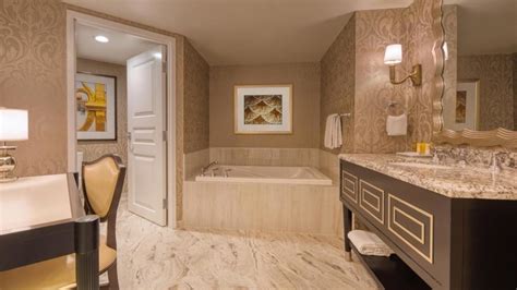 10 Best Las Vegas Hotels with In-Room Jacuzzi Tubs in 2022