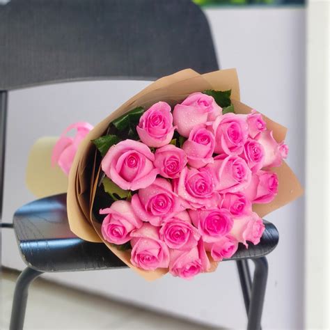 21 pink roses bouquet as Gift for Delivery in Sharjah