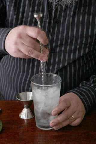 4 Classic Bartender Tricks | Saveur