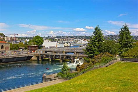 Ballard, Seattle: What to See & Do + Where to Eat, Drink & Stay