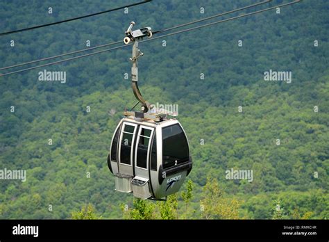 Gondola of Loon Mountain in White Mountain National Forest, White Mountains, New Hampshire, USA ...