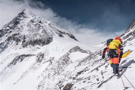 A First Glimpse of 2023 Everest & the 8,000m Spring Season » Explorersweb