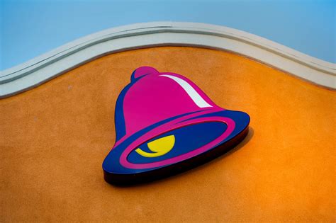 Taco Bell Redesigns Logo for First Time in Over 20 Years | Teen Vogue